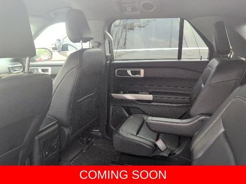 Used 2023 Ford Explorer XLT w/ Equipment Group 202A AWD/4WD image 5