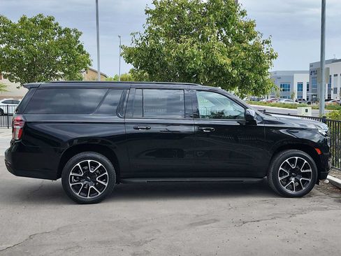 Used 2024 Chevrolet Suburban RST AWD/4WD image 9