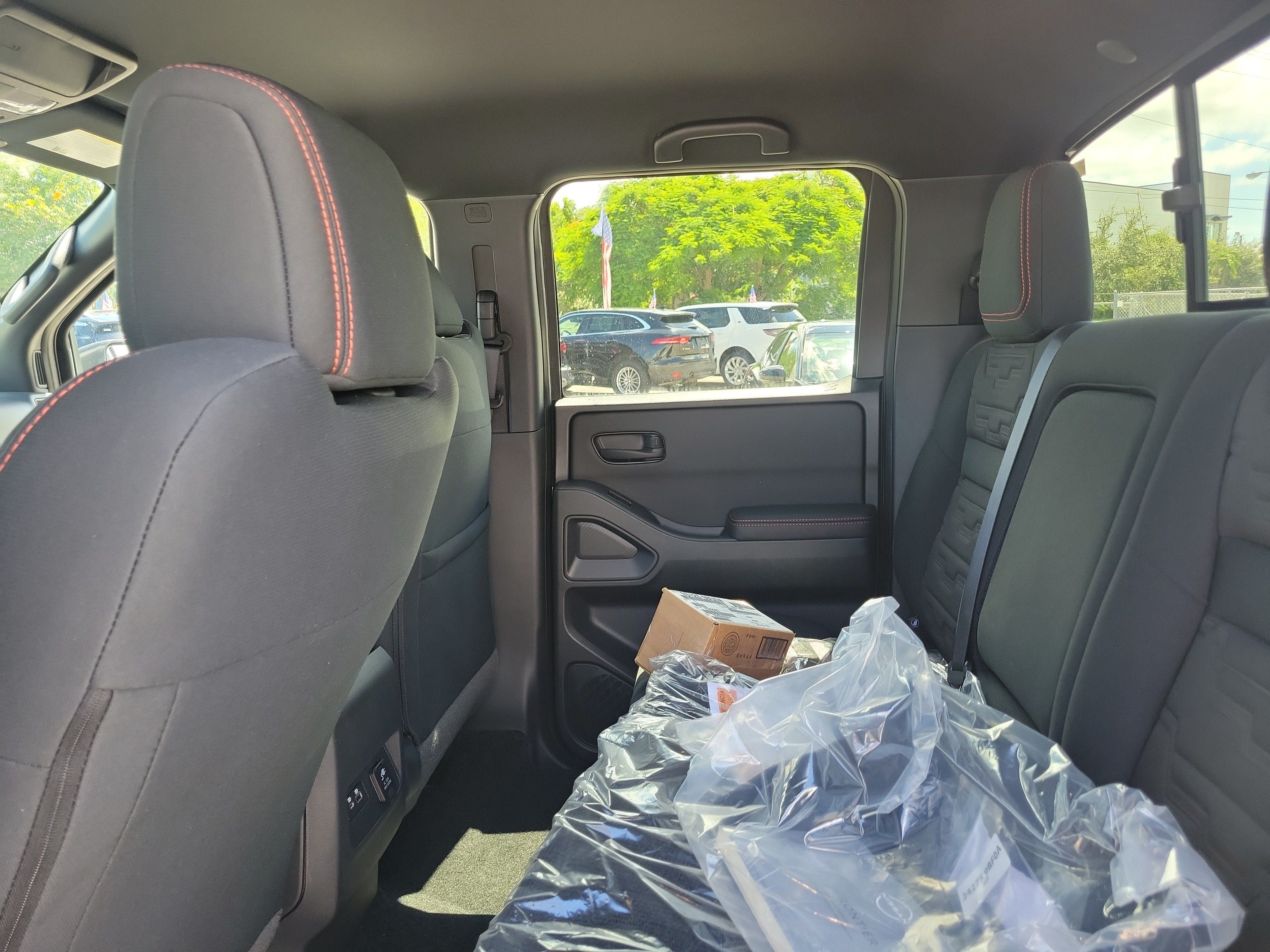 New 2027 Nissan Frontier PRO-4X w/ Pro Convenience Package RWD image 15