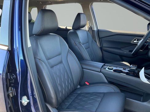 New 2026 Nissan Rogue Platinum w/ Platinum Premium Package AWD/4WD image 9