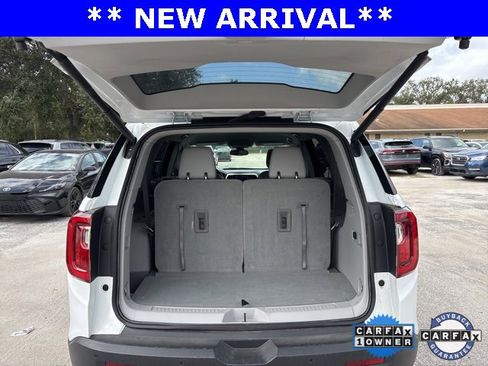 Used 2023 GMC Acadia SLT w/ Technology Package image 7