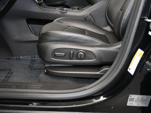 Used 2023 GMC Terrain SLT w/ Tech Package FWD image 22
