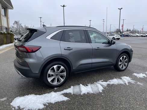 Used 2025 Ford Escape Platinum image 3