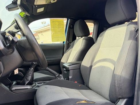 Used 2020 Toyota Tacoma TRD Sport image 10