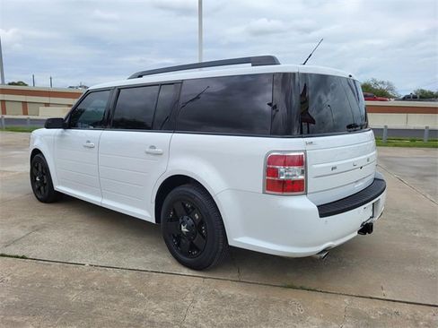 Used 2018 Ford Flex SE image 15