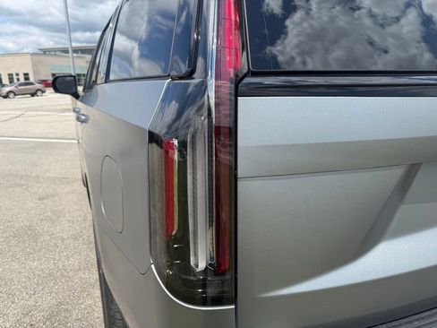 Certified 2024 Cadillac Escalade V w/ Heavy-Duty Trailer Package AWD/4WD image 10