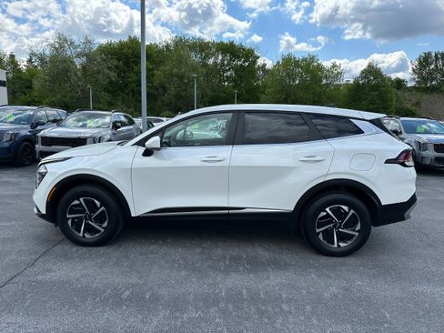 Used 2024 Kia Sportage LX AWD/4WD image 8