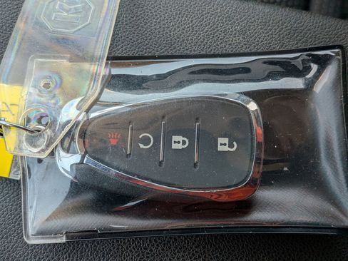 Used 2025 Chevrolet Trax LT w/ LT Convenience Package image 36