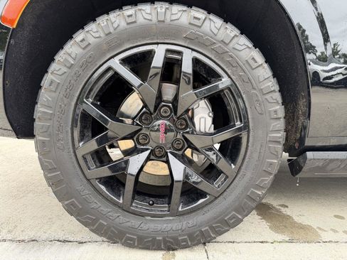 Used 2022 GMC Yukon AT4 AWD/4WD image 4