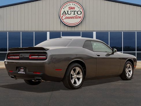 Used 2023 Dodge Challenger SXT image 7