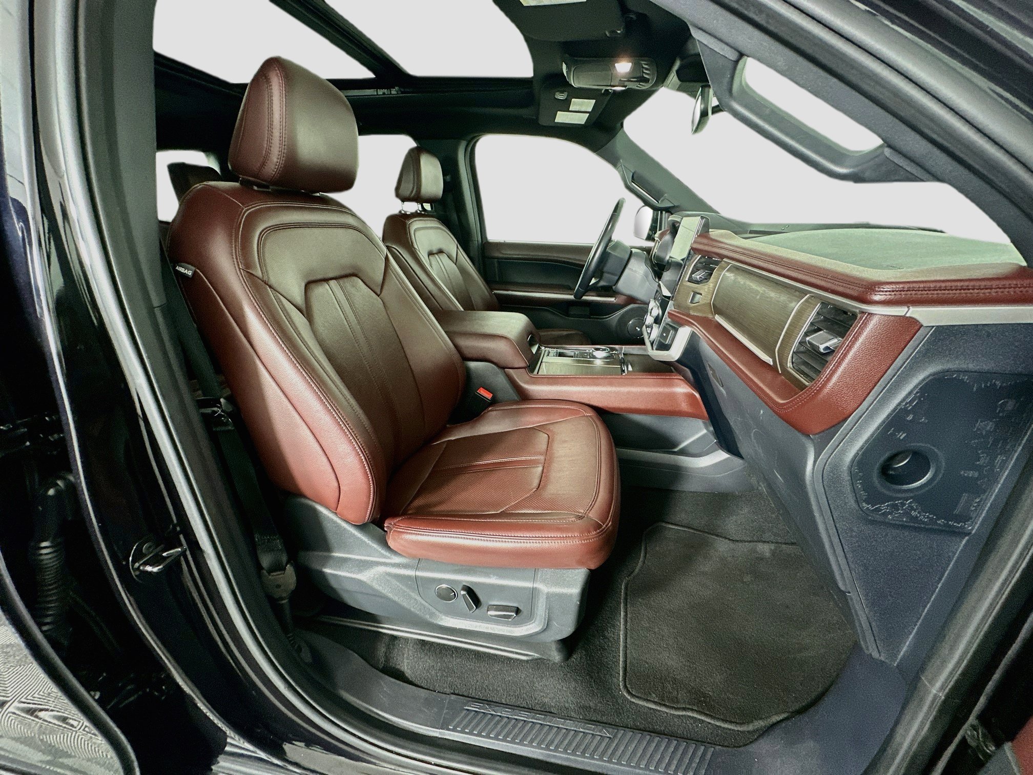 Used 2024 Ford Expedition Limited RWD image 35