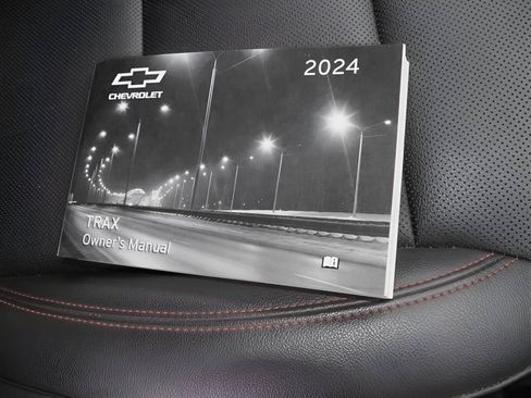 Certified 2024 Chevrolet Trax RS FWD image 40