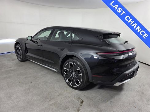 Used 2023 Porsche Taycan 4 Cross Turismo image 6