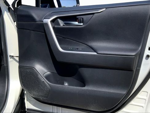 Used 2020 Toyota RAV4 XSE AWD/4WD image 23