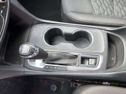 Used 2018 Chevrolet Equinox LT w/ Sun & Infotainment Package image 18