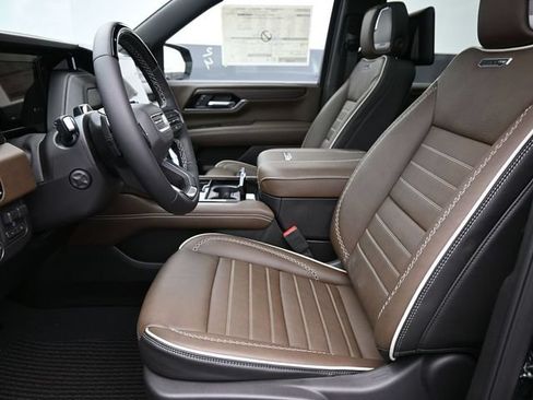 Certified 2026 GMC Yukon XL Denali Ultimate AWD/4WD image 10