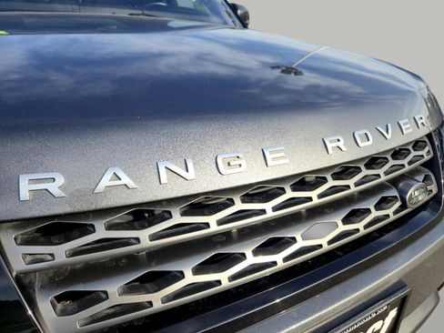 Used 2016 Land Rover Range Rover Sport SE image 17