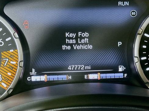 Used 2021 Jeep Renegade Latitude w/ Luxury Group I image 6