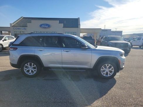 Used 2022 Jeep Grand Cherokee Limited image 21