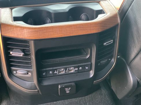Used 2019 RAM 1500 Limited AWD/4WD image 16