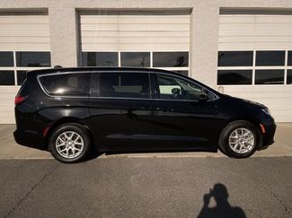 Used 2024 Chrysler Pacifica Touring-L FWD video 1