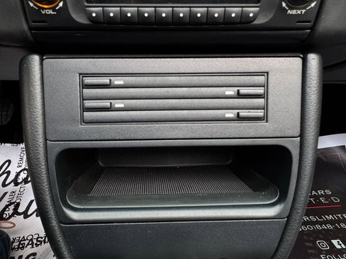 Used 2003 Porsche Boxster image 38