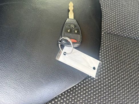 Used 2017 Jeep Wrangler Sahara image 14