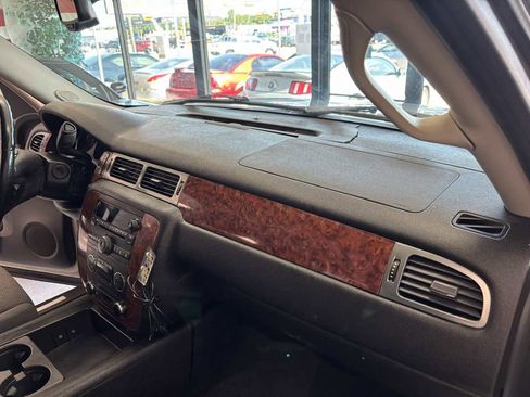 Used 2007 Chevrolet Avalanche LT image 16