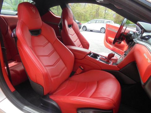 Used 2014 Maserati GranTurismo Sport RWD image 11