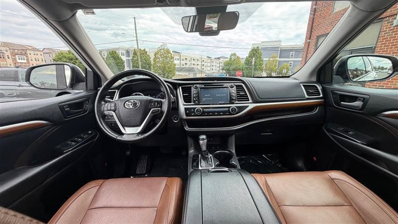 Used 2019 Toyota Highlander Limited AWD/4WD image 26
