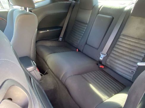 Used 2012 Dodge Challenger SXT image 12