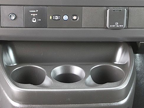 Used 2025 GMC Savana 2500 w/ Driver Convenience Package image 22