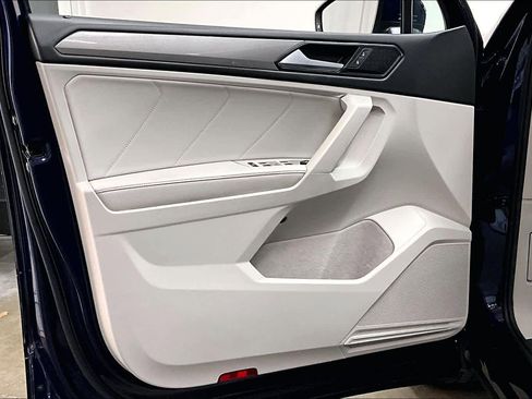 Used 2022 Volkswagen Tiguan SE image 25