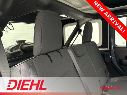 Used 2024 Jeep Wrangler Sport S image 11