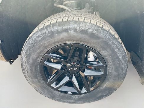 Used 2024 Chevrolet Silverado 1500 LT Trail Boss w/ Convenience Package II image 31