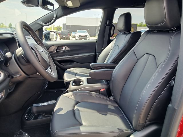 New 2026 Chrysler Pacifica Select AWD/4WD image 9