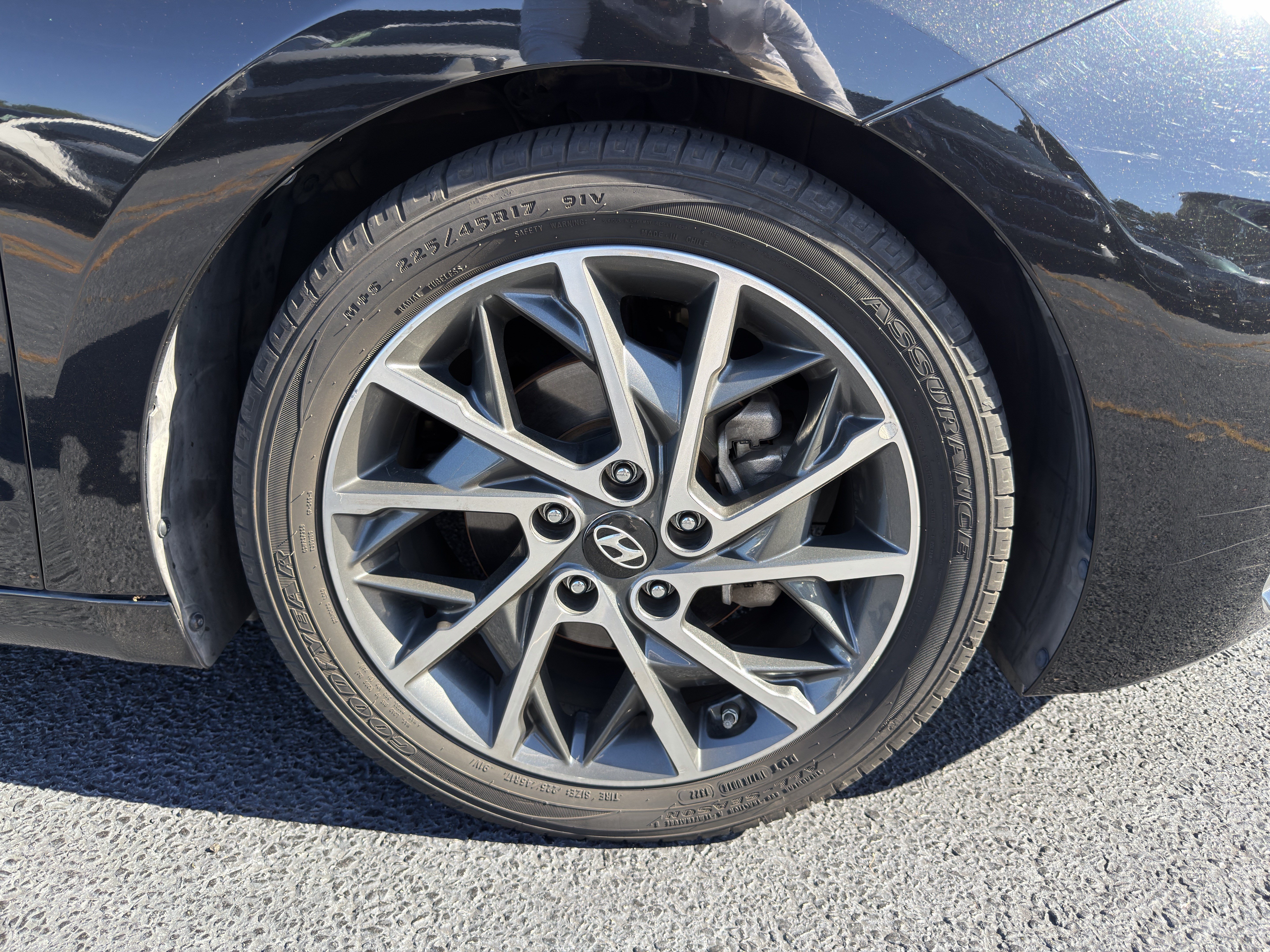 Used 2019 Hyundai Elantra Limited FWD image 9