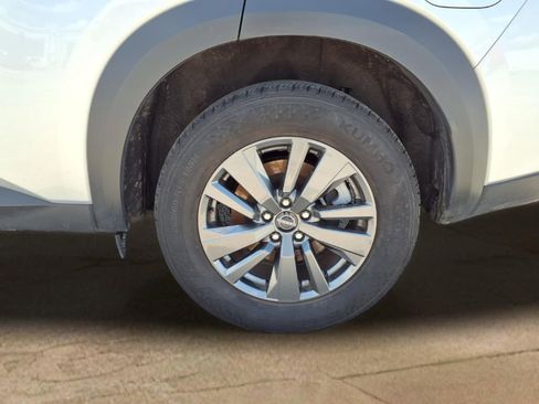Used 2025 Nissan Pathfinder SV FWD image 27