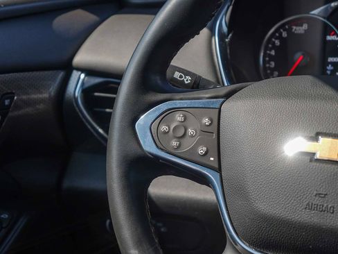 Used 2023 Chevrolet Traverse Premier FWD image 16