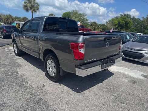 Used 2017 Nissan Titan SV image 6