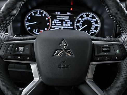 New 2025 Mitsubishi Outlander AWD image 20