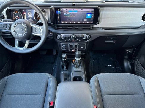 Used 2025 Jeep Wrangler Unlimited Sahara AWD/4WD image 14