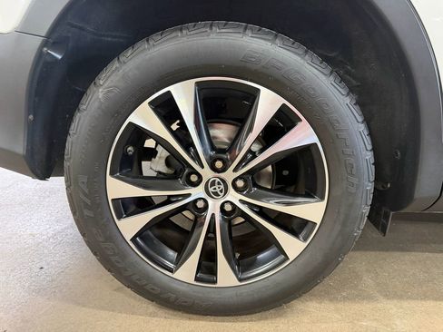 Used 2015 Toyota RAV4 Limited w/ Technology Package AWD/4WD image 29