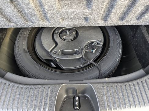 Used 2022 Buick Encore Preferred w/ Safety Package image 23