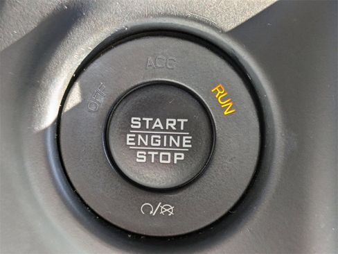 Used 2018 Jeep Wrangler Unlimited Sport S image 32