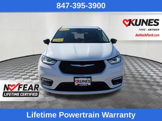 Used 2024 Chrysler Pacifica Touring-L video 2