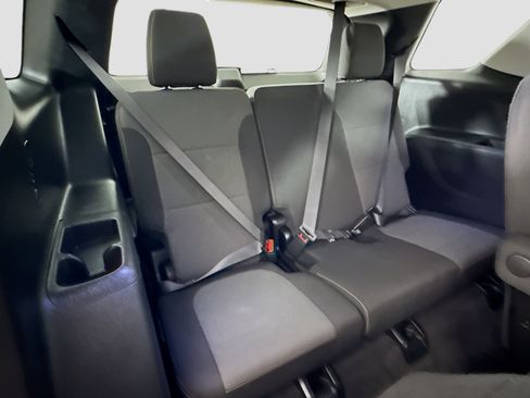 Used 2020 Chevrolet Traverse LT image 29