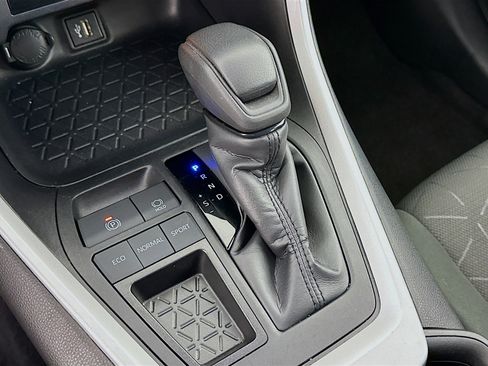 Used 2024 Toyota RAV4 XLE image 24