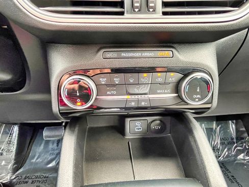 Used 2022 Ford Escape SE AWD/4WD image 29