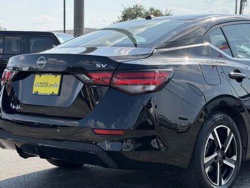 Used 2024 Nissan Sentra SV FWD image 11